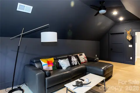 Suite bonus room