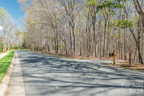 Almost 600 feet of road frontage