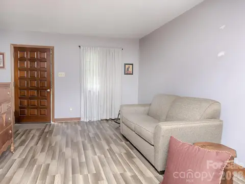 2nd living quarters BR/living area (loft)