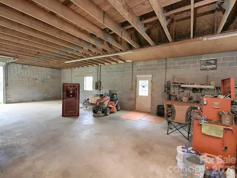Barn/workshop/autoshop