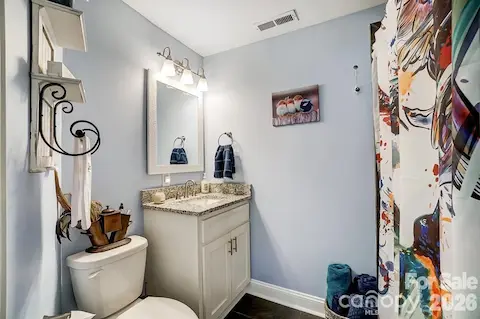 2 full baths upstairs