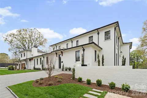 Full brick estate property