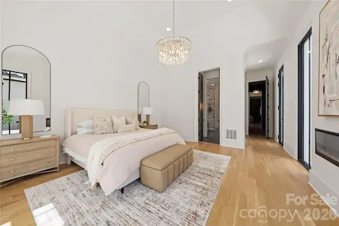 Master room for a king and queen