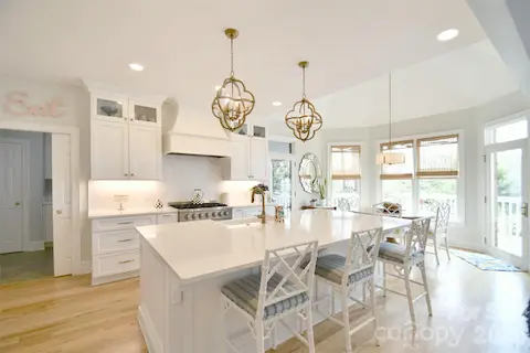 Large island with additional bar seating