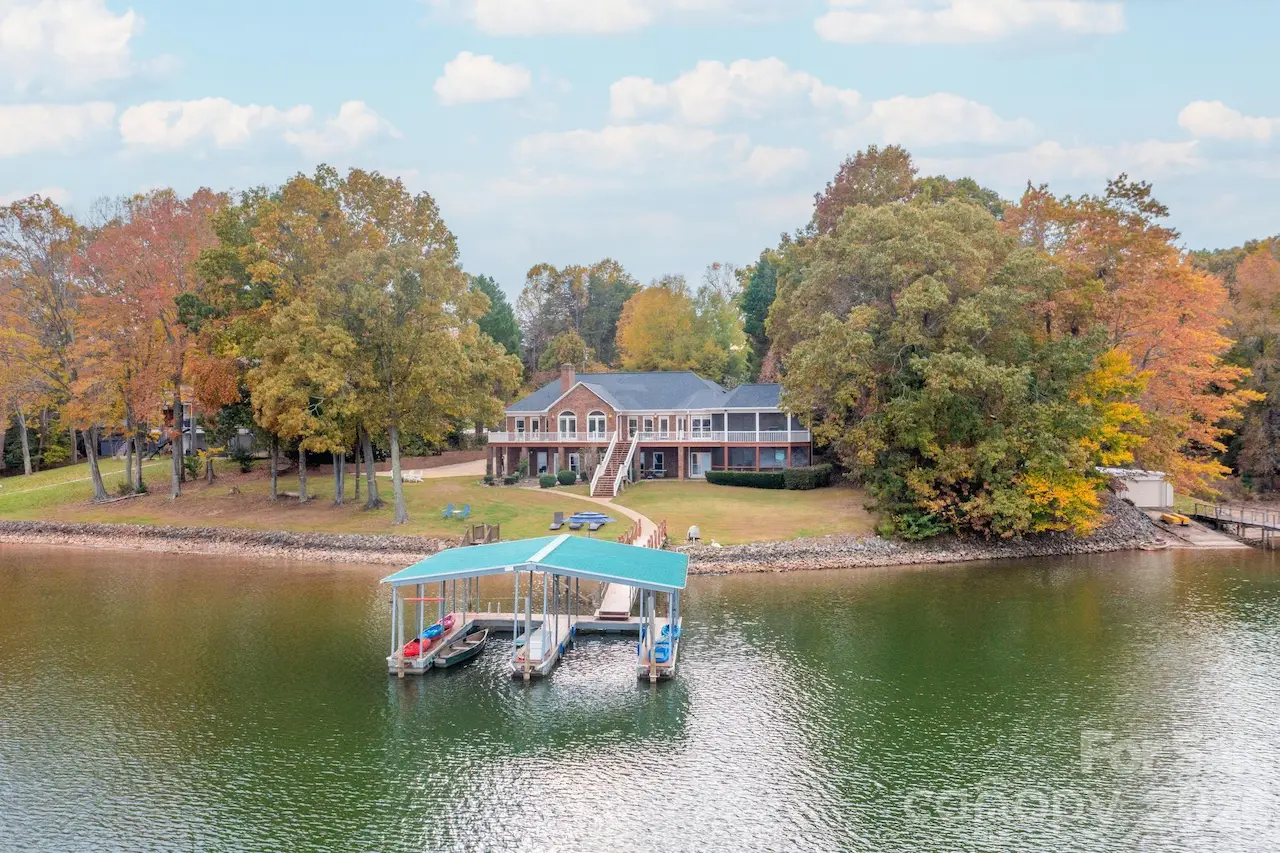 185 Willow Point Road, Troutman, NC