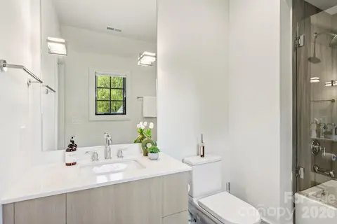En-Suite Bath