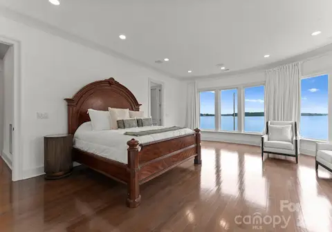 Upstairs 2nd Primary Suite 23'4" x 19'9"