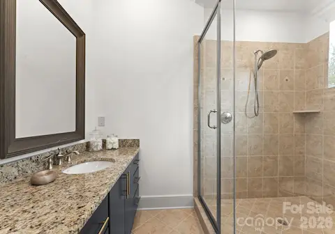 Ensuite Bedroom 4