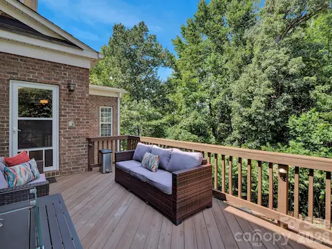 Deck off of kitchen