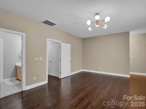 Opposite direction bedroom off of bonus room
