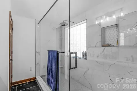 Primary bath oversized 