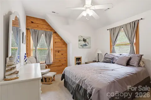 Upstairs bedroom.