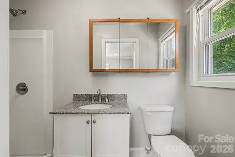 Main Level Primary Bath