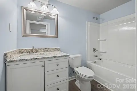 2nd level apartment bathroom