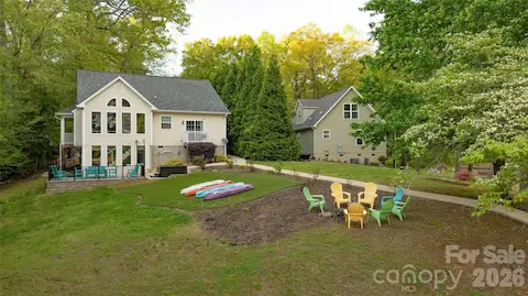1325 Lytton Lane