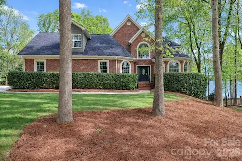 Stunning Waterfront Home in Pinnacle Shores