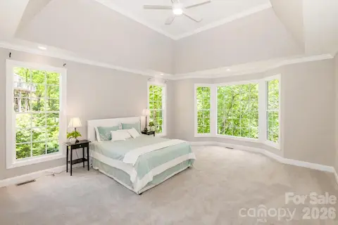 Imagine waking up every morning with these beautiful views of the lake.