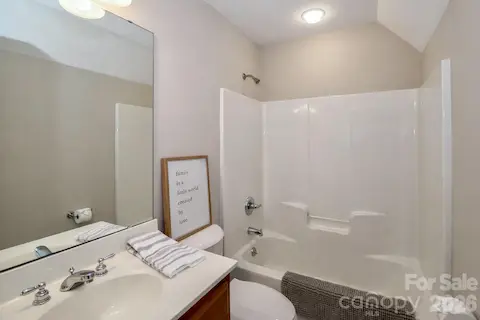 Ensuite to upper level bedroom