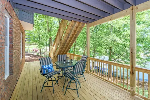 New lower level deck