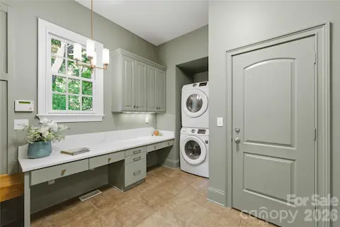 Laundry Room (1:2)Drop Zone