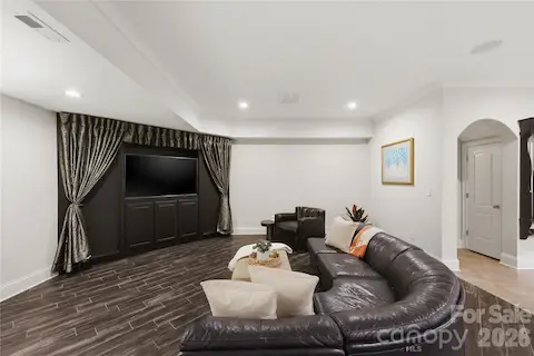 Media/Entertainment