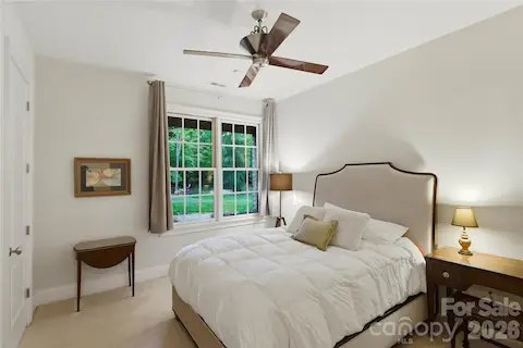 Guest Bedroom (5)