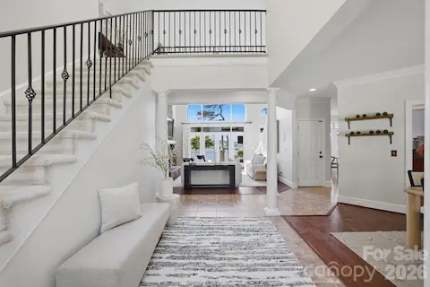 Foyer.