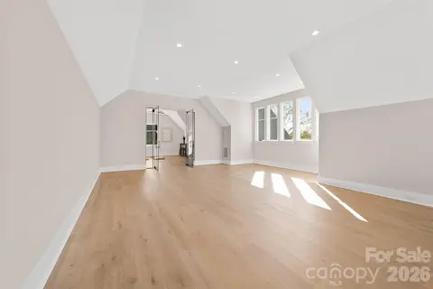 Third floor flex with glass door entry to additional room