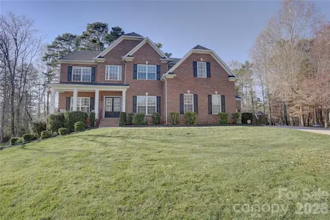 Welcome Home to 15100 Durmast Ct.
