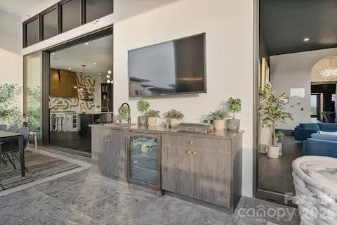 Grille & wet bar for outdoor cooking & dining.