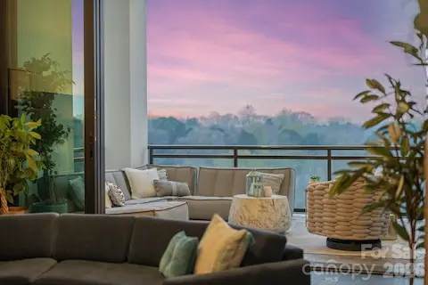 Indoor/outdoor living with ever-changing skies.