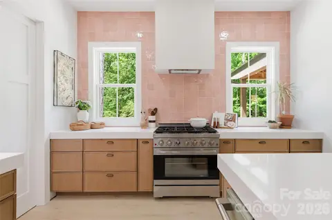Customizable kitchen