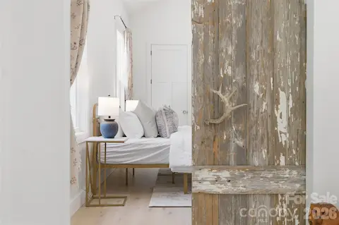 Customizable door to primary bedroom