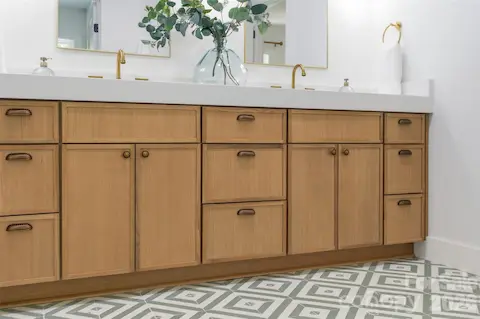 Customizable bathroom