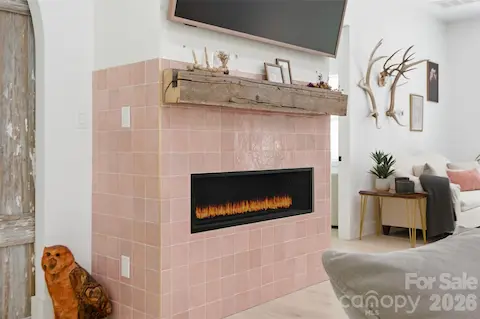 Customizable fireplace