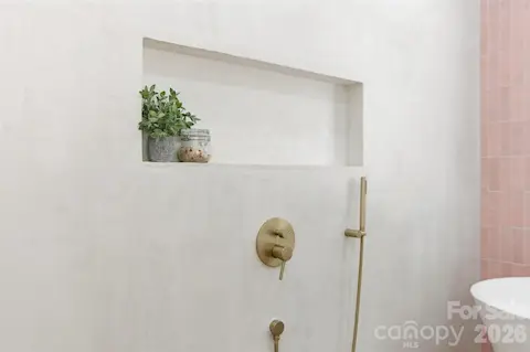 Customizable Primary Bathroom