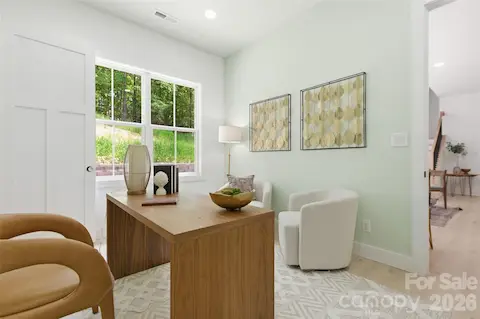 Bedroom/ Office