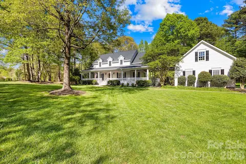 8830 Bluestone Bay Court in Northview Harbour, Sherrills Ford, NC.