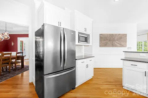 Kitchen connects to the dining room.