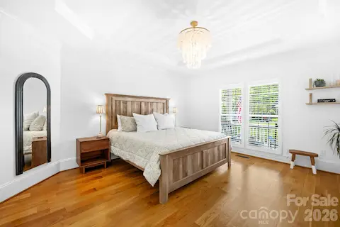 Main floor primary bedroom ensuite.