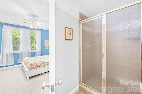 Jack-n-jill bathroom between bedroom 3 and 4.