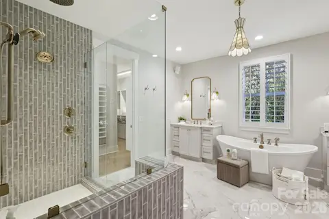 Primary Bathroom (on main floor)