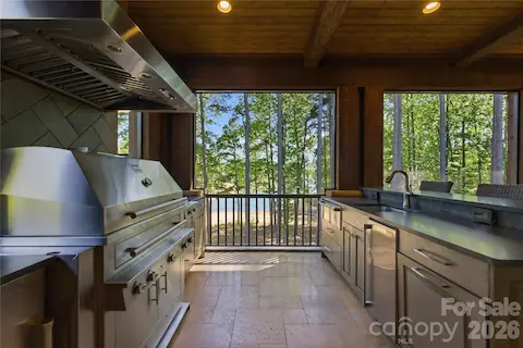 Outdoor Chef’s Kitchen