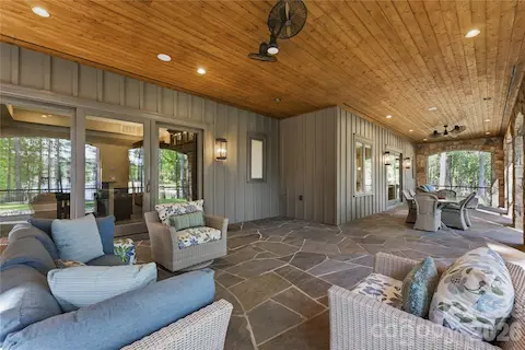 Lower-level Covered Retreat