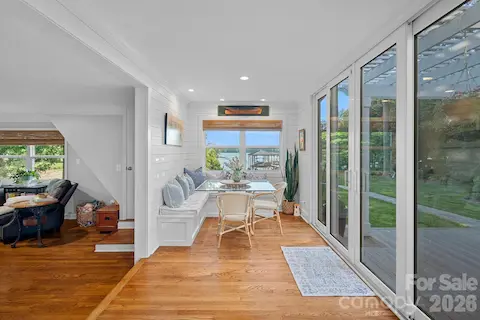 Thoughtful design to maximize lake views