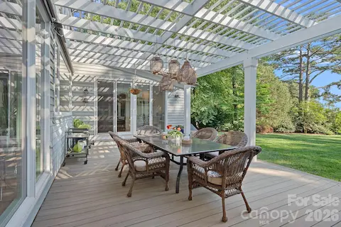 Easy outdoor dining access