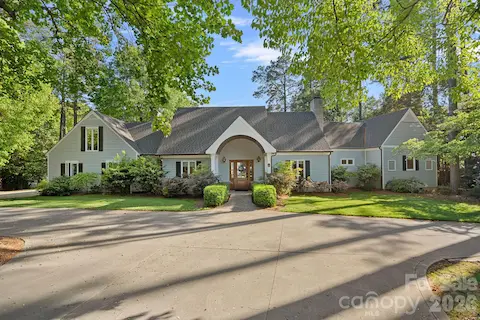 107 Beachview Drive