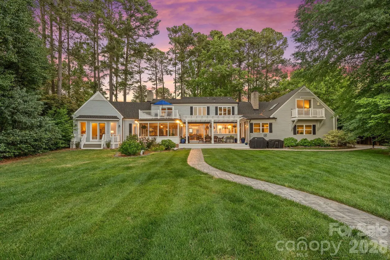 107 Beachview Drive, Mooresville, NC