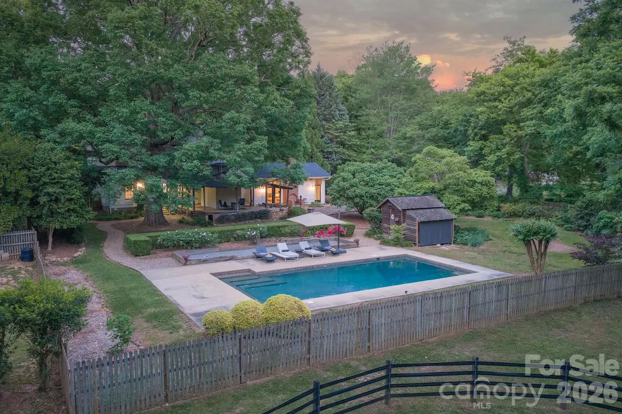 10915 Beatties Ford Road, Huntersville, NC