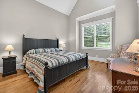 Main Floor Secondary / King Bed / Bedroom 2